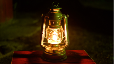 フュアーハンドランタンの燃料は灯油とパラフィンオイルどっちがおすすめ？